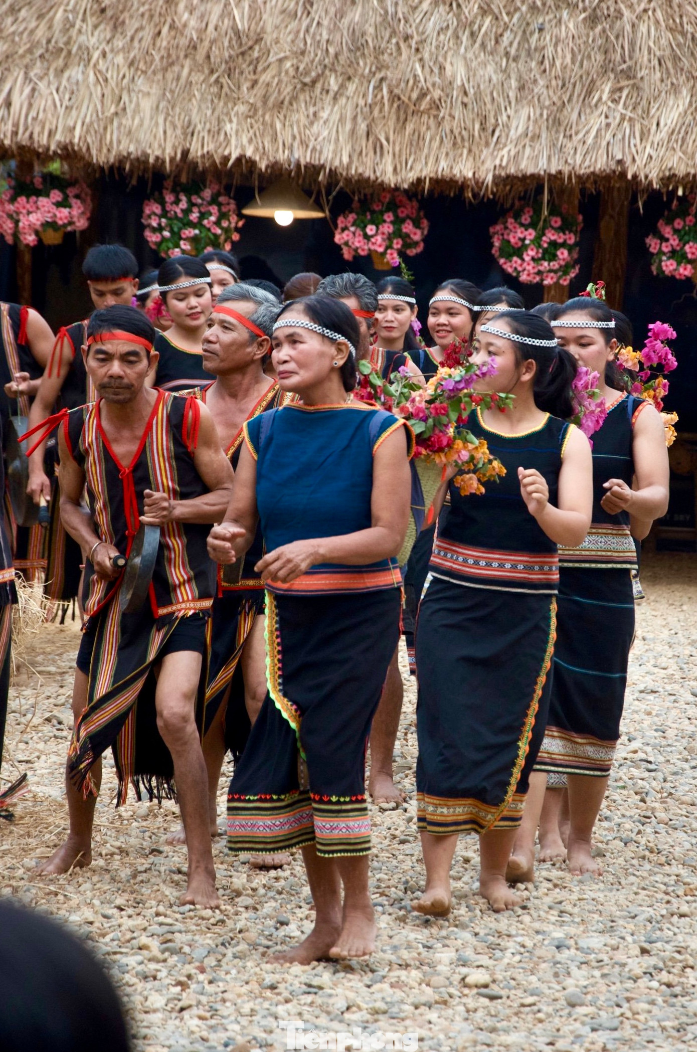 &quot;Thông qua lễ hội góp phần tăng cường công tác bảo tồn, gìn giữ và phát huy giá trị văn hóa, ngành nghề truyền thống, tạo không gian để các nghệ nhân, nghệ sĩ gặp gỡ, trao đổi kinh nghiệm&quot;, bà Liên cho hay.