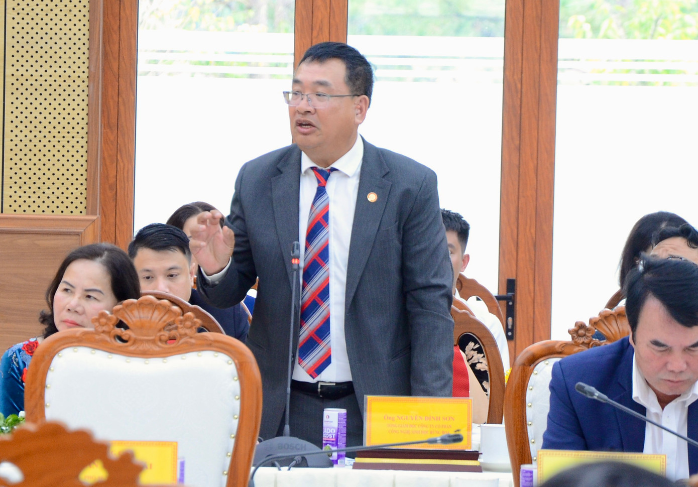 Ông Nguyễn Đình Sơn - Giám đốc Công ty CP Công nghệ Sinh học rừng hoa Đà Lạt. Ông Nguyễn Đình Sơn - Giám đốc Công ty CP Công nghệ Sinh học rừng hoa Đà Lạt.