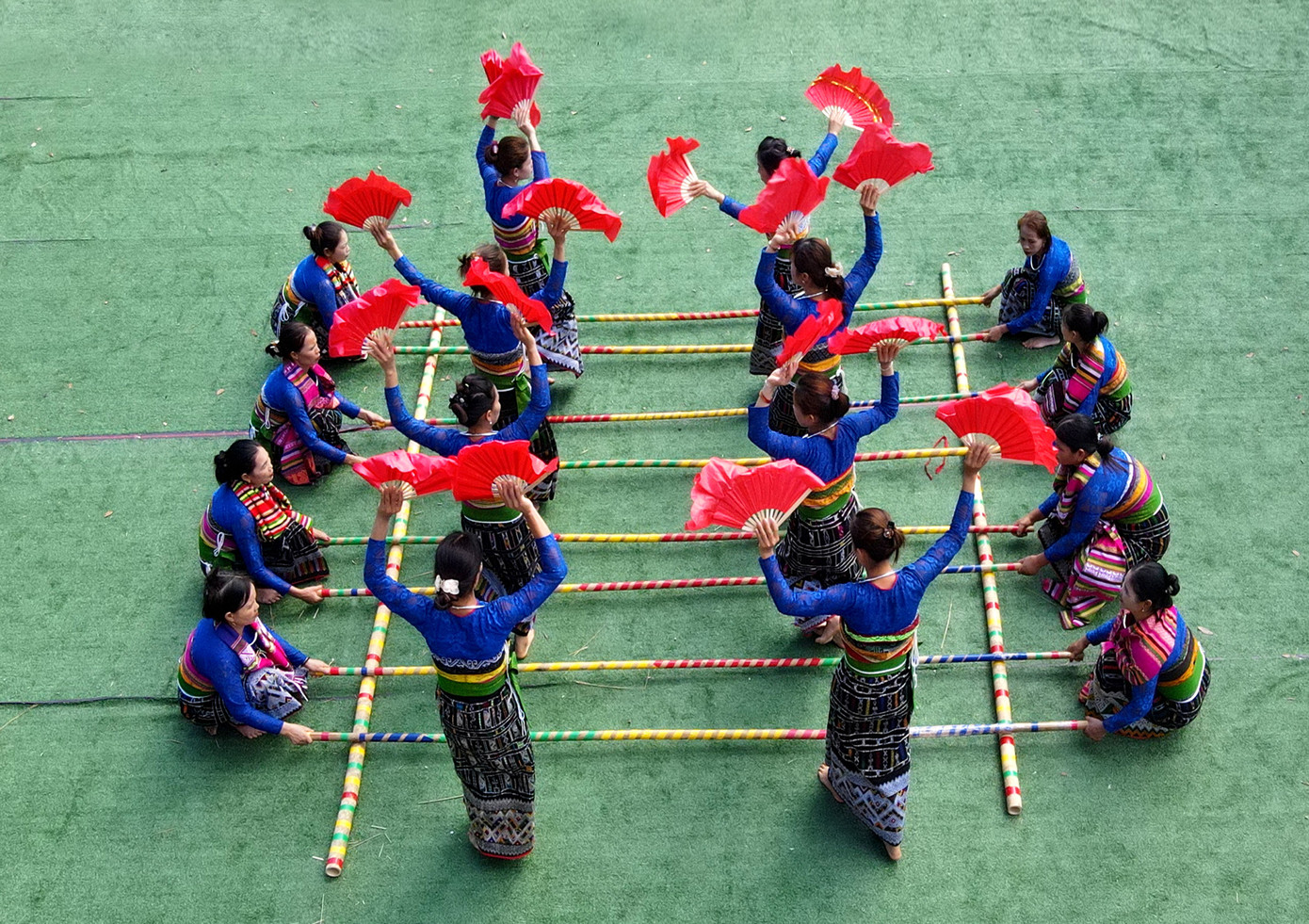 Xòe lâu nay đã là hình thức sinh hoạt không thể thiếu trong các hoạt động văn hóa, đời sống tinh thần của cộng đồng người Thái.