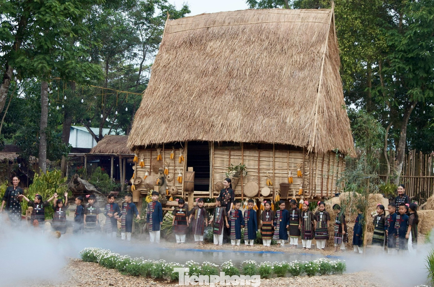 Bà Nguyễn Thị Liên - Bí thư Huyện ủy Đăk Hà cho biết: “Lễ hội Đăk Hà ngày mùa là sự kiện văn hóa đầu tiên của huyện tái hiện lại không gian, bản sắc văn hóa làng của người đồng bào dân tộc thiểu số. Sự kiện nhằm tôn vinh, quảng bá đến du khách trong nước và quốc tế về tiềm năng, thế mạnh phát triển kinh tế, văn hóa, du lịch của khu vực".
