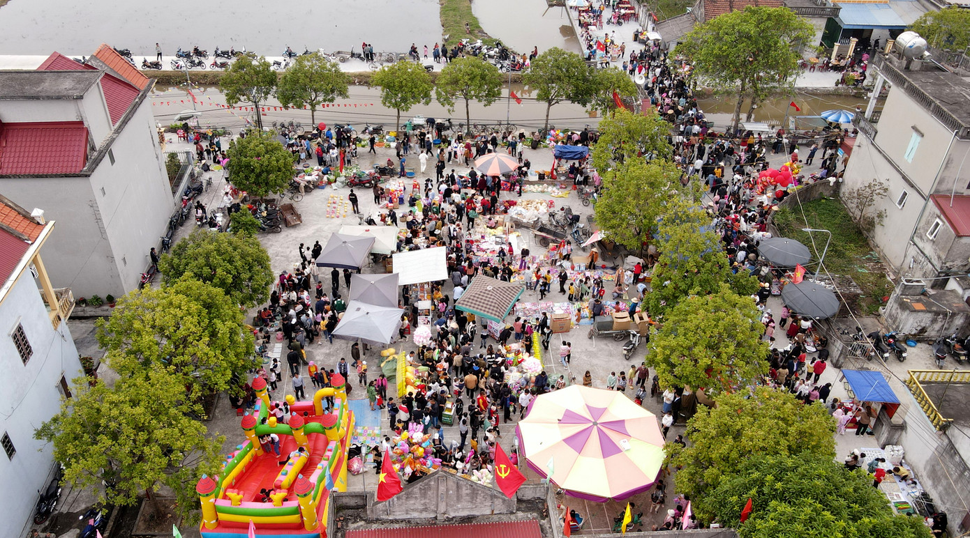 Toàn cảnh chợ Đình Nam Lạng.