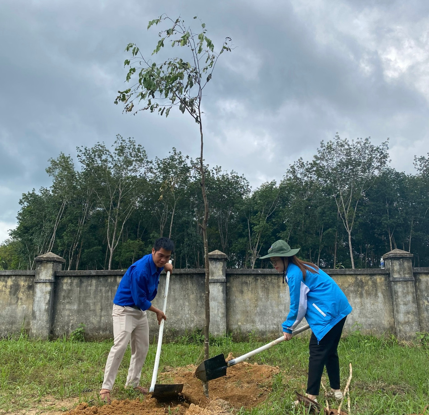 Hơn 2.000 đoàn viên thanh niên trên địa bàn tỉnh tham gia trồng cây