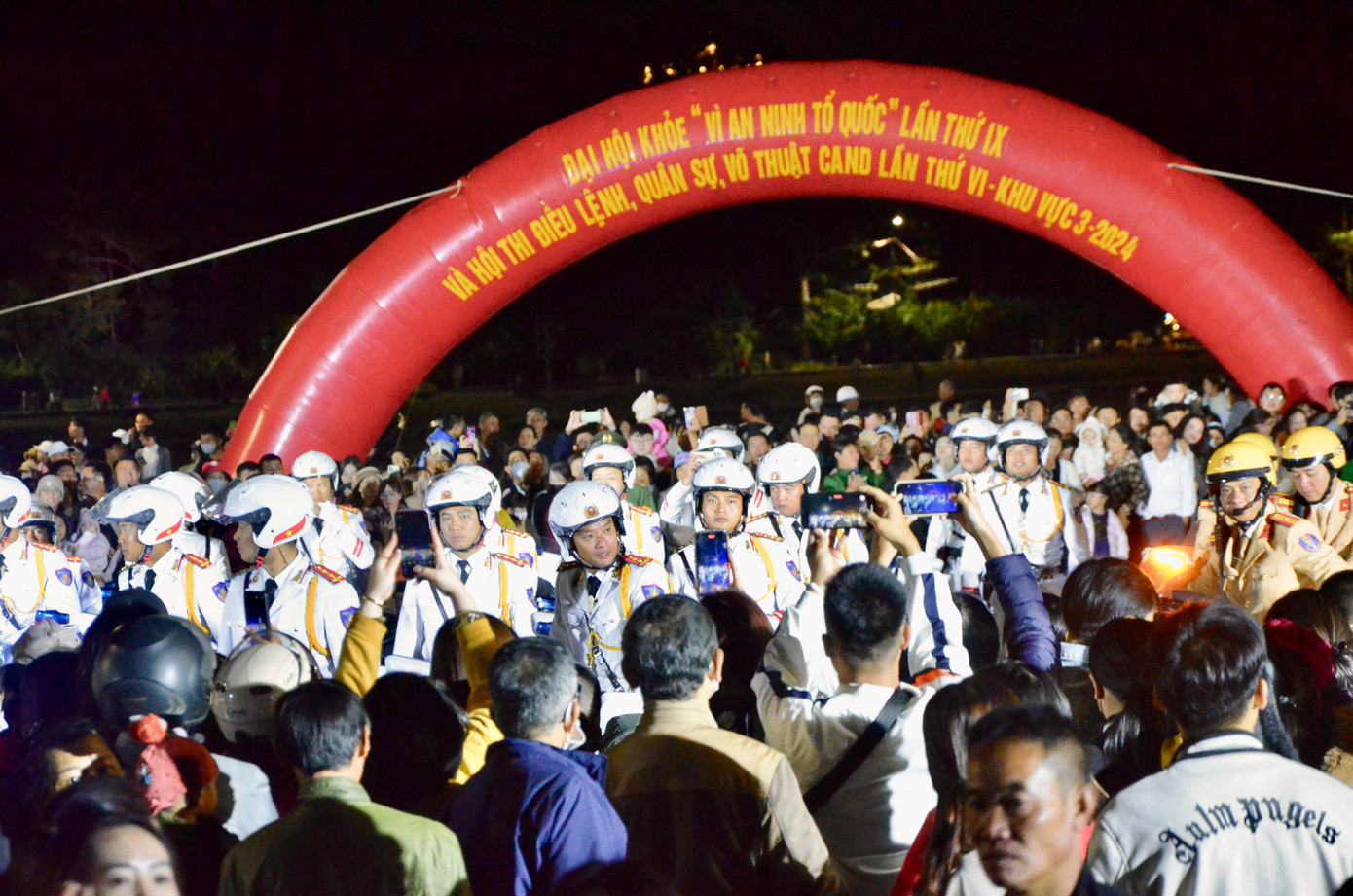 Chương trình diễu hành xuất phát ở Quảng trường Lâm Viên, TP Đà Lạt