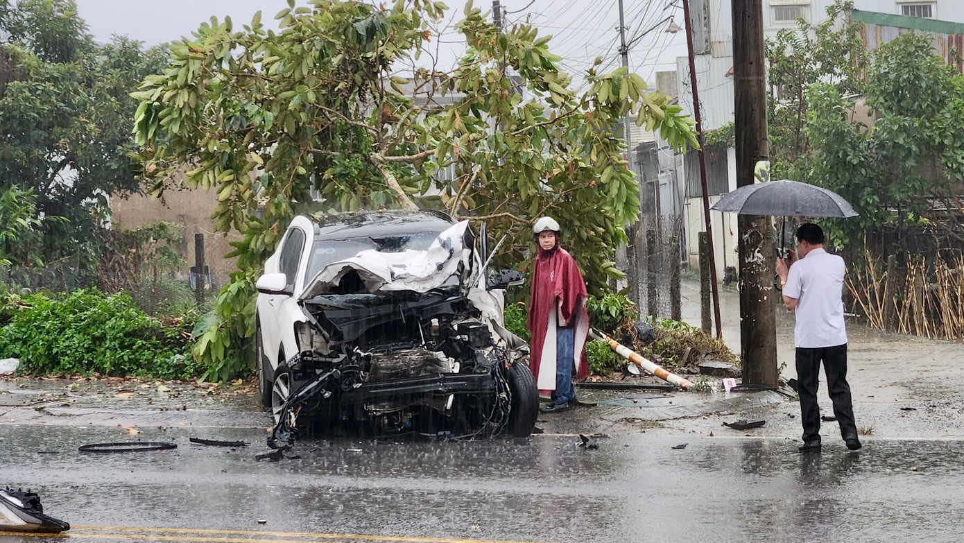 Hiện trường vụ tai nạn khiến 2 thanh niên tử vong Hiện trường vụ tai nạn khiến 2 thanh niên tử vong