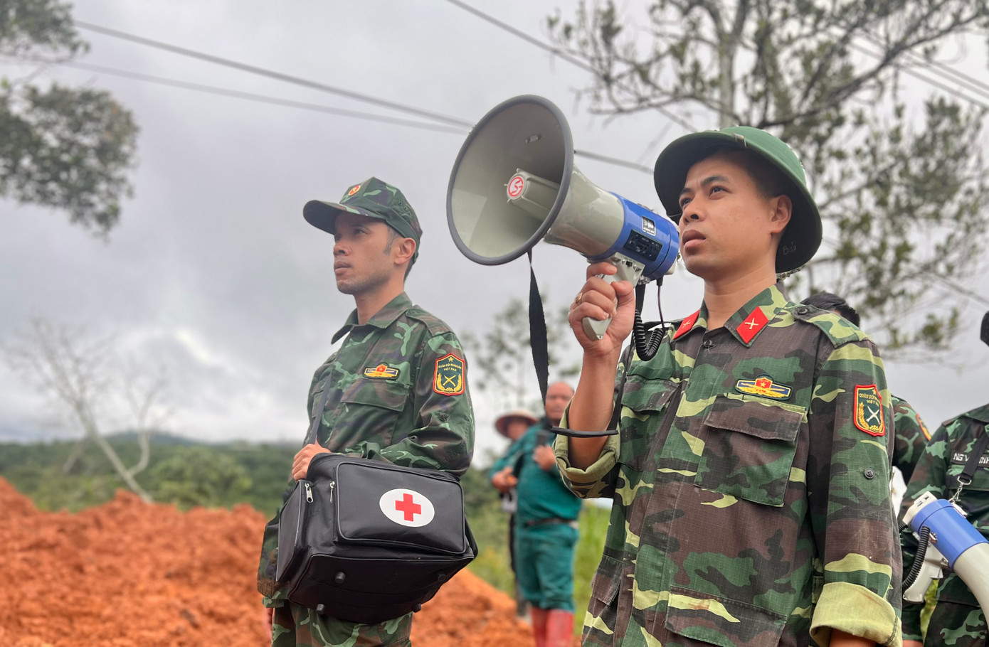 Đoàn Kinh tế Quốc phòng Lâm Đồng (thuộc Quân khu 7) thông báo chỉ đạo, sẵn sàng xử lý các tình huống.