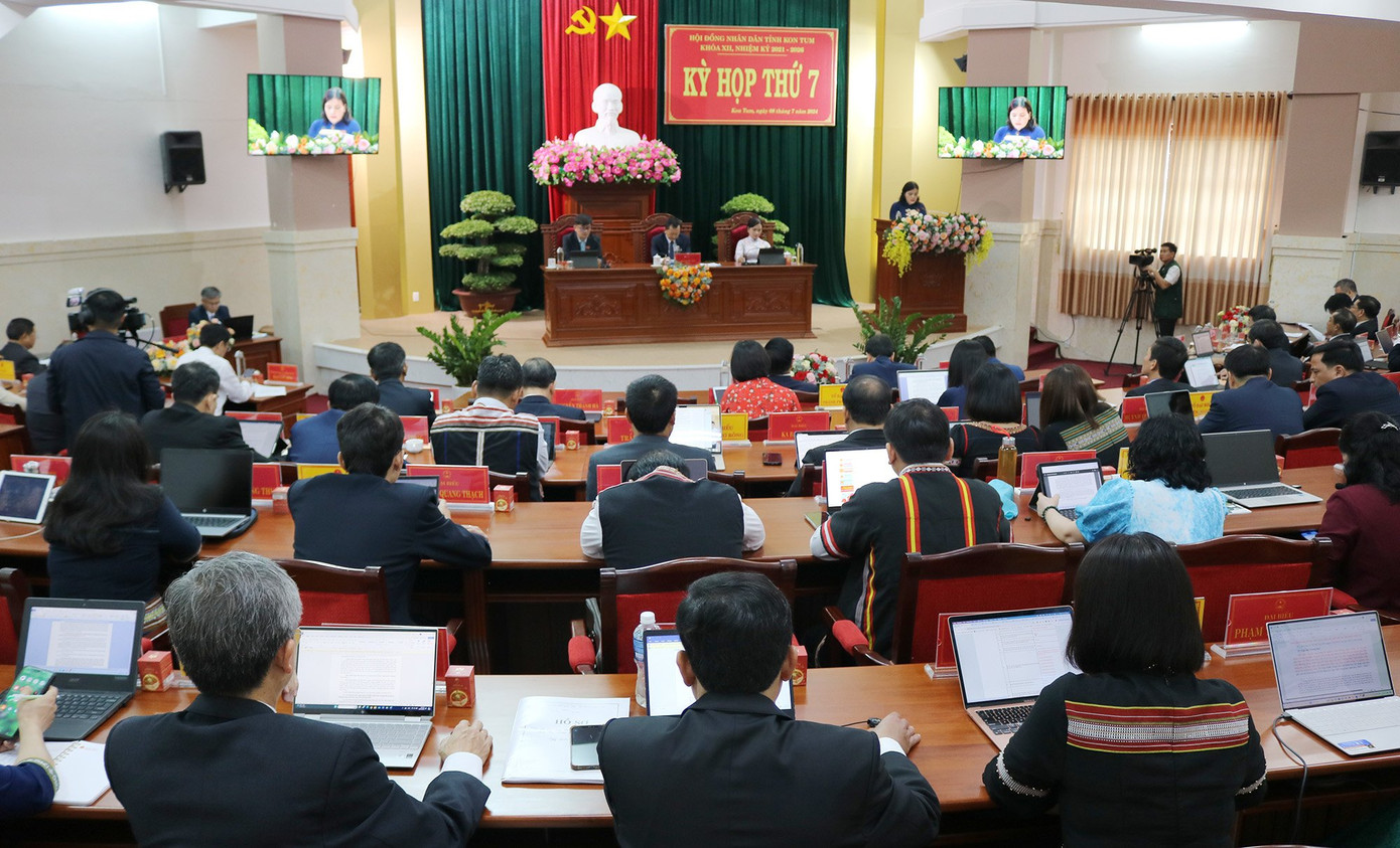 Toàn cảnh kỳ họp thứ 7 tỉnh Kon Tum. Toàn cảnh kỳ họp thứ 7 tỉnh Kon Tum.