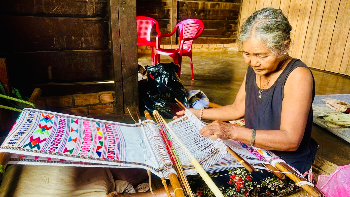 Có thể nhận định thổ cẩm là tác phẩm có sự giao thoa giữa truyền thống lâu đời, sức sống mới, là nguồn cảm hứng cho các nghệ sĩ và nhà thiết kế đương đại.