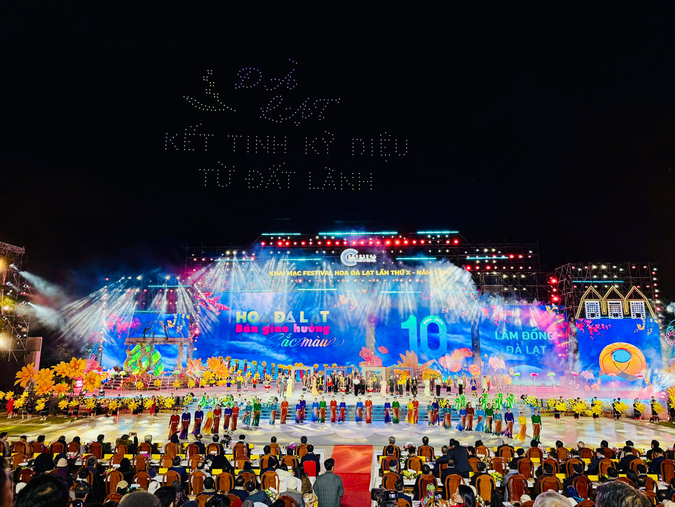 Toàn cảnh lễ khai mạc Festival Hoa Đà Lạt lần thứ 10.