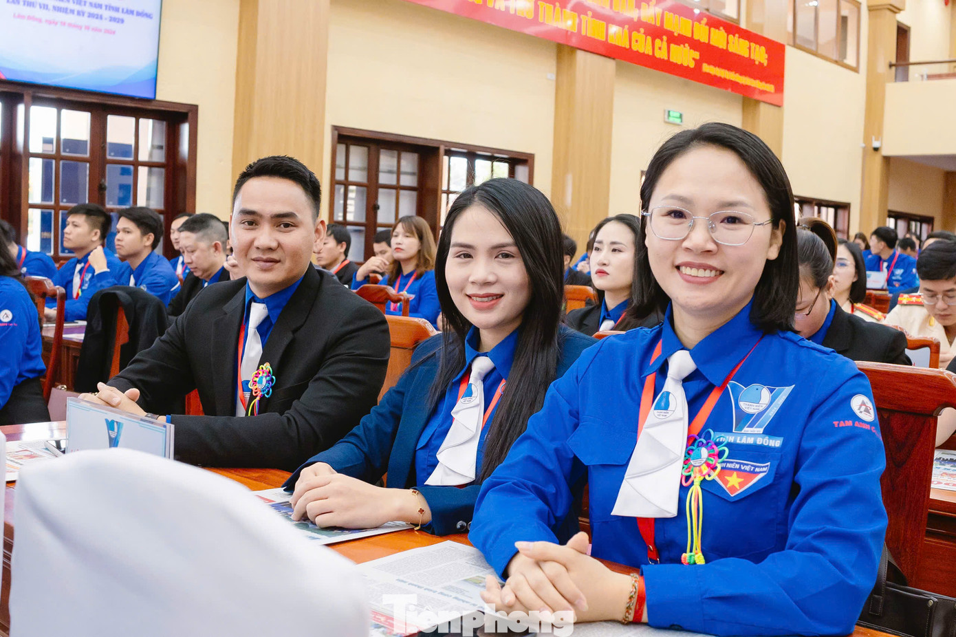 Gần 220 đại biểu đại diện cho hơn 288.000 thanh niên toàn tỉnh Lâm Đồng tham dự đại hội Gần 220 đại biểu đại diện cho hơn 288.000 thanh niên toàn tỉnh Lâm Đồng tham dự đại hội