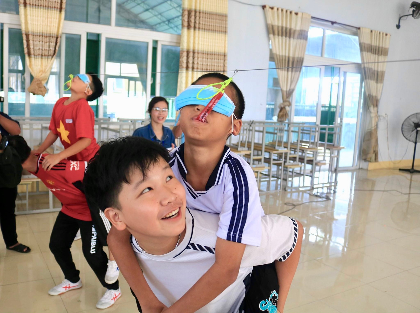 Thể hiện bản thân, gắn kết tình bạn qua team building