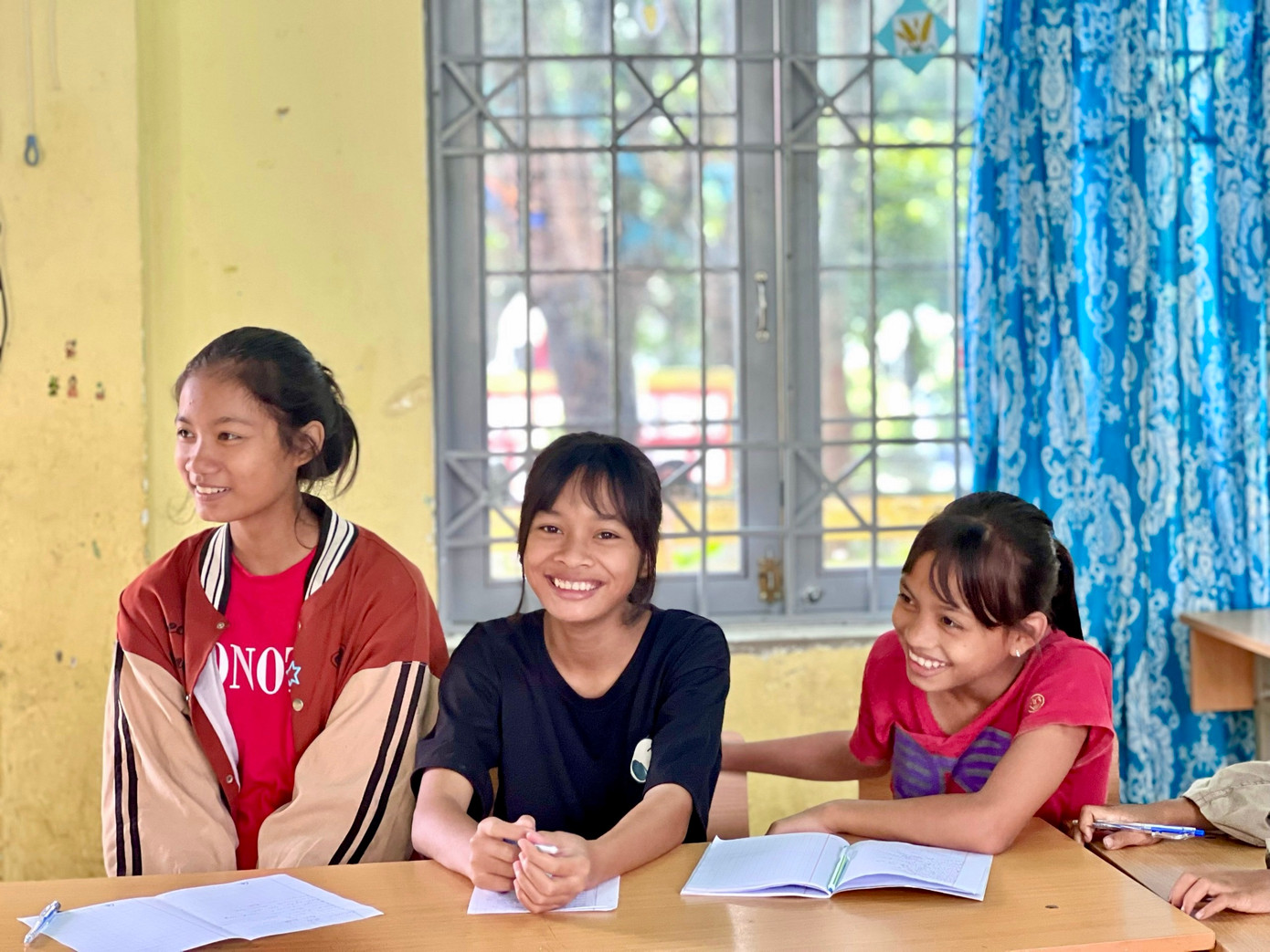 Học sinh là các em đồng bào dân tộc thiểu số (DTTS) có hoàn cảnh khó khăn trên địa bàn xã.