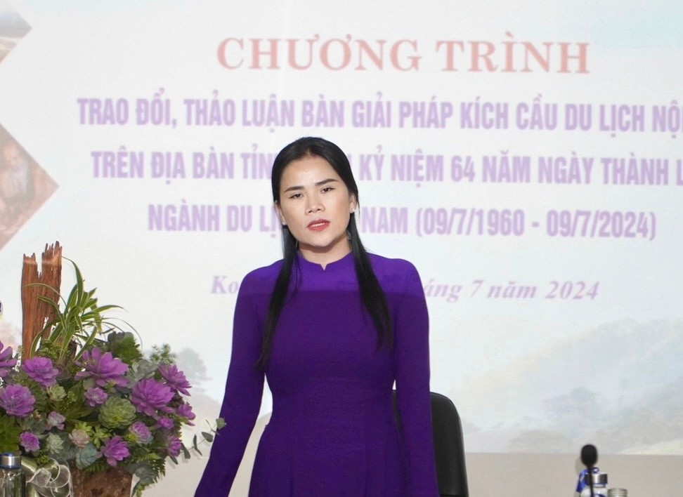 Bà Bạch Thị Mân - Phó Giám đốc Sở VH-TT&DL Kon Tum - phát biểu tại chương trình. Bà Bạch Thị Mân - Phó Giám đốc Sở VH-TT&DL Kon Tum - phát biểu tại chương trình.