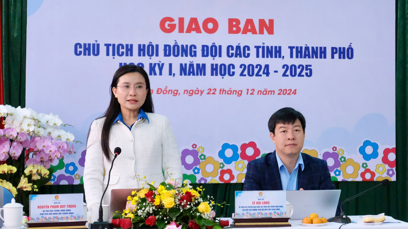 Chị Nguyễn Phạm Duy Trang - Bí thư Ban Chấp hành T.Ư Đoàn, Chủ tịch Hội đồng Đội T.Ư phát biểu kết luận. Chị Nguyễn Phạm Duy Trang - Bí thư Ban Chấp hành T.Ư Đoàn, Chủ tịch Hội đồng Đội T.Ư phát biểu kết luận.