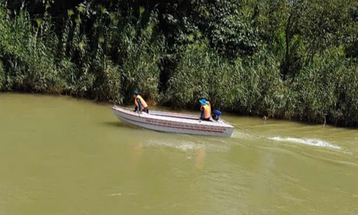 Lực lượng chức năng tìm kiếm nam thanh niên