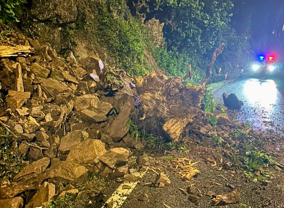 Hiện trường vụ sạt lở tối 21/9.