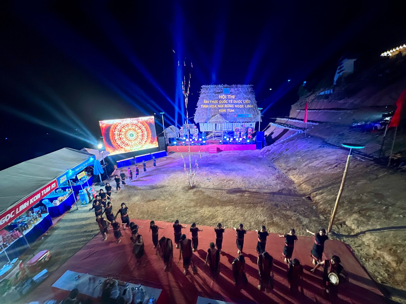 Đặc sắc các tiết mục trong liên hoan Cồng chiêng, Xoang thanh thiếu niên