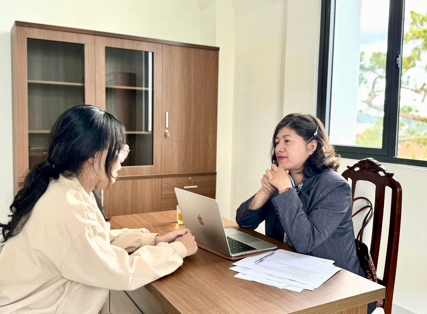 Các tình nguyện viên phải vượt qua nhiều câu hỏi, tình huống giả định. Các tình nguyện viên phải vượt qua nhiều câu hỏi, tình huống giả định.