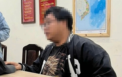 Anh L. tại cơ quan công an. Ảnh: CTV.