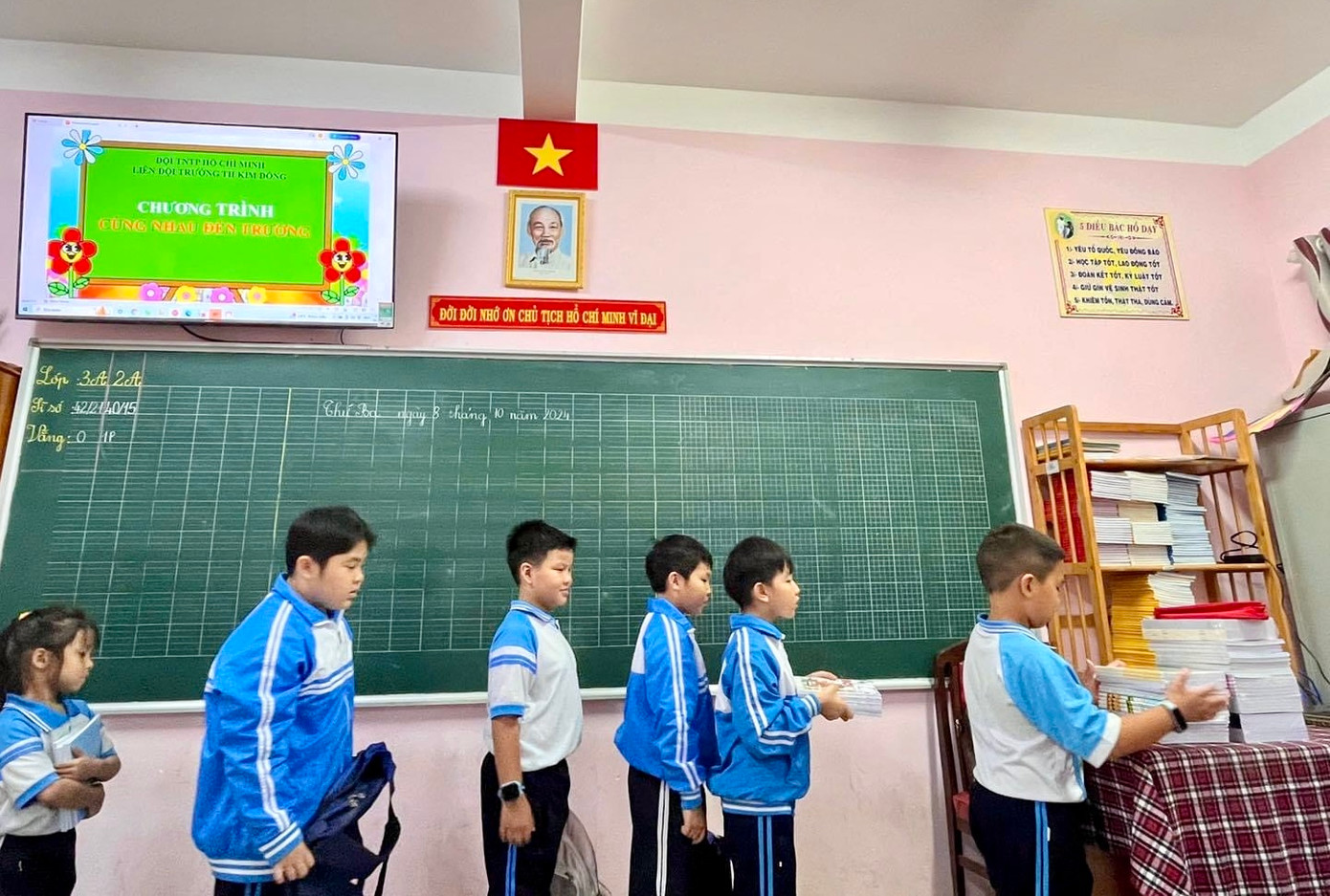 Sau khi phát động chương trình, nhiều đội viên, thiếu nhi tại các trường học trên địa bàn toàn tỉnh Lâm Đồng đã tích cực hưởng ứng. Sau khi phát động chương trình, nhiều đội viên, thiếu nhi tại các trường học trên địa bàn toàn tỉnh Lâm Đồng đã tích cực hưởng ứng.