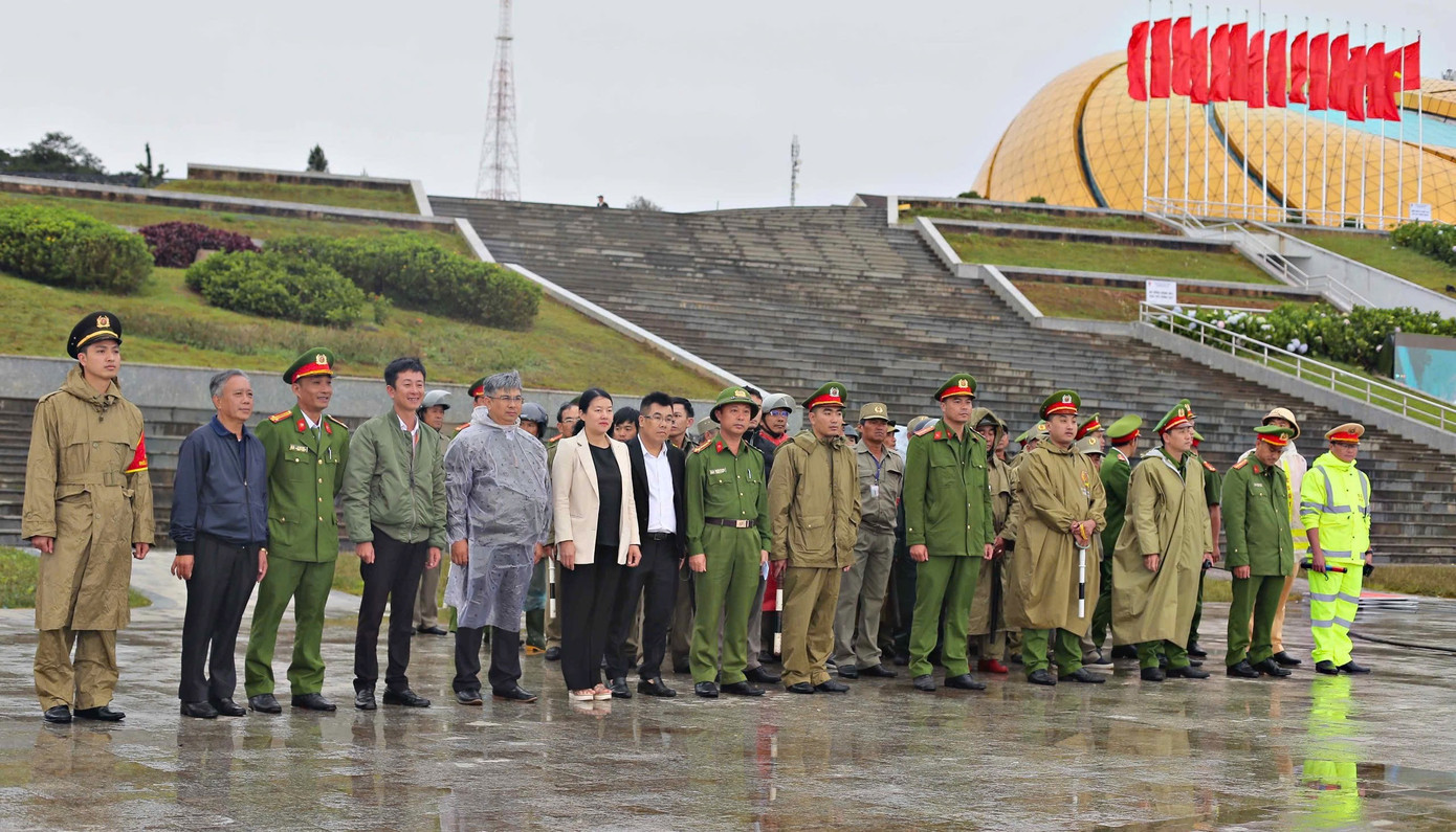 Đà Lạt ra quân xử lý tình trạng chiếm dụng không gian tại Quảng trường Lâm Viên