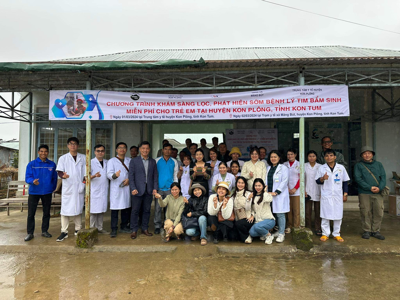 Sau hai ngày khám bệnh, tập thể y bác sĩ Bệnh viện Tim Hà Nội và ban tổ chức mong muốn toàn bộ trẻ em đều được khám sàng lọc tim 1 lần trong đời, để kịp thời phát hiện và điều trị; đảm bảo sức khỏe học tập, có cuộc sống tươi đẹp hơn trong tương lai.