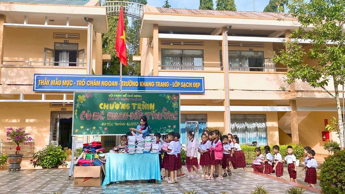 Sau khi phát động chương trình, nhiều đội viên, thiếu nhi tại các trường học trên địa bàn toàn tỉnh Lâm Đồng đã tích cực hưởng ứng. Sau khi phát động chương trình, nhiều đội viên, thiếu nhi tại các trường học trên địa bàn toàn tỉnh Lâm Đồng đã tích cực hưởng ứng.