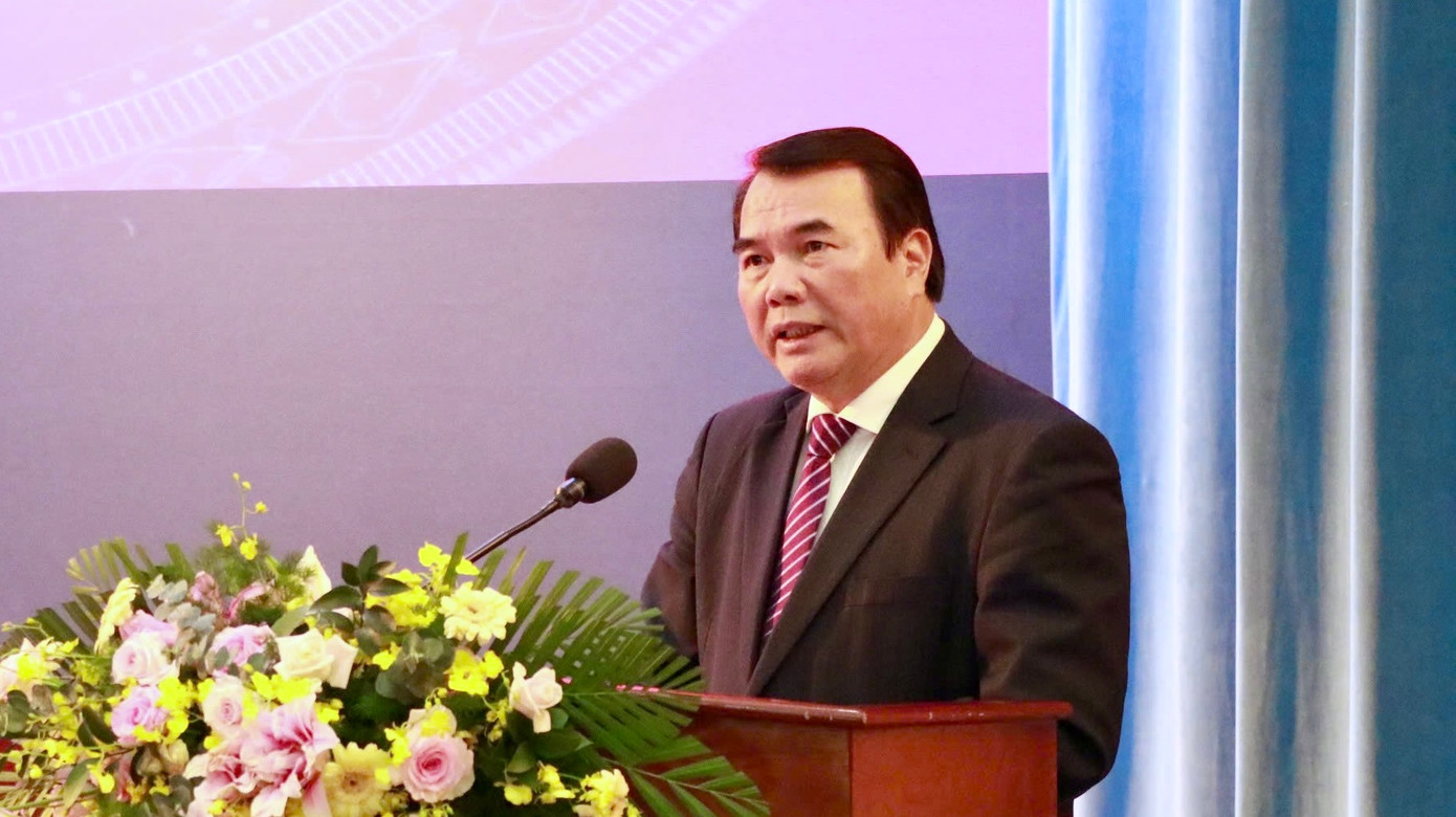 Ông Phạm S - Phó Chủ tịch UBND tỉnh Lâm Đồng - phát biểu tại hội nghị.