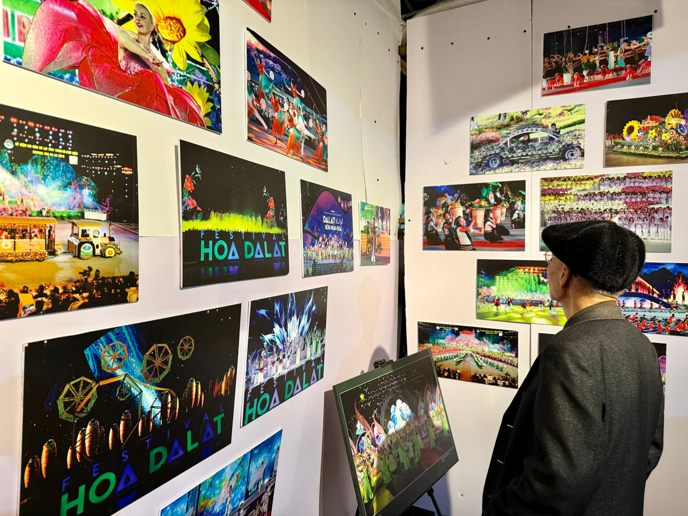 Triển lãm cũng có không gian trưng bày ảnh chuyên đề Đà Lạt - Thành phố sáng tạo âm nhạc của UNESCO và Đà Lạt - Thành phố Festival hoa Việt Nam của những phóng viên.