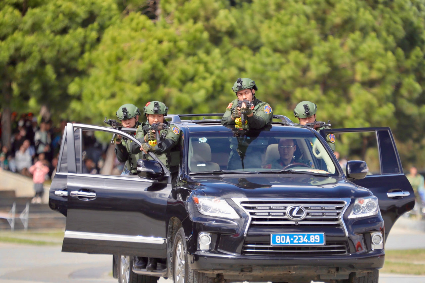 Thực tập mô tô dẫn đoàn nguyên thủ quốc gia từ sân bay Liên Khương về TP Đà Lạt và ngược lại