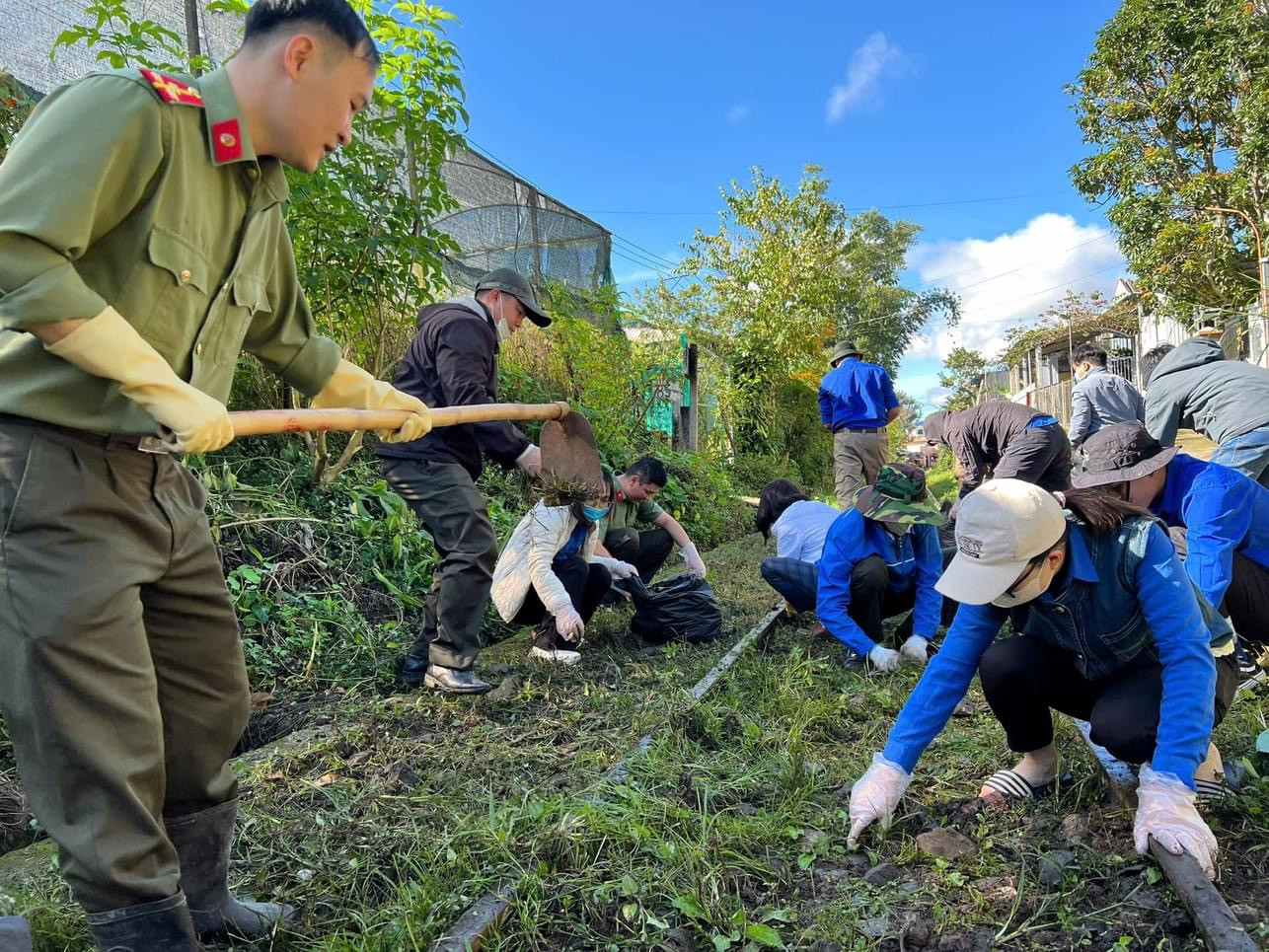 Kết quả, đoàn viên thanh niên đã dọn dẹp vệ sinh, thu gom gần 5 tấn rác thải; xóa nhiều điểm đen về môi trường trên dọc tuyến tàu chạy từ Ga Đà Lạt đến Ga Trại Mát với tổng chiều dài gần 7km.