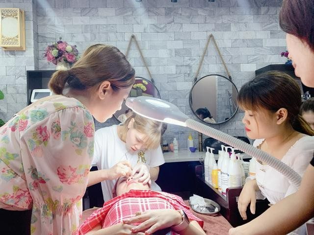 Ngành Chăm sóc sắc đẹp là ngành mới hiện nay. Ảnh: Trường Cao đẳng Công thương Hà Nội.