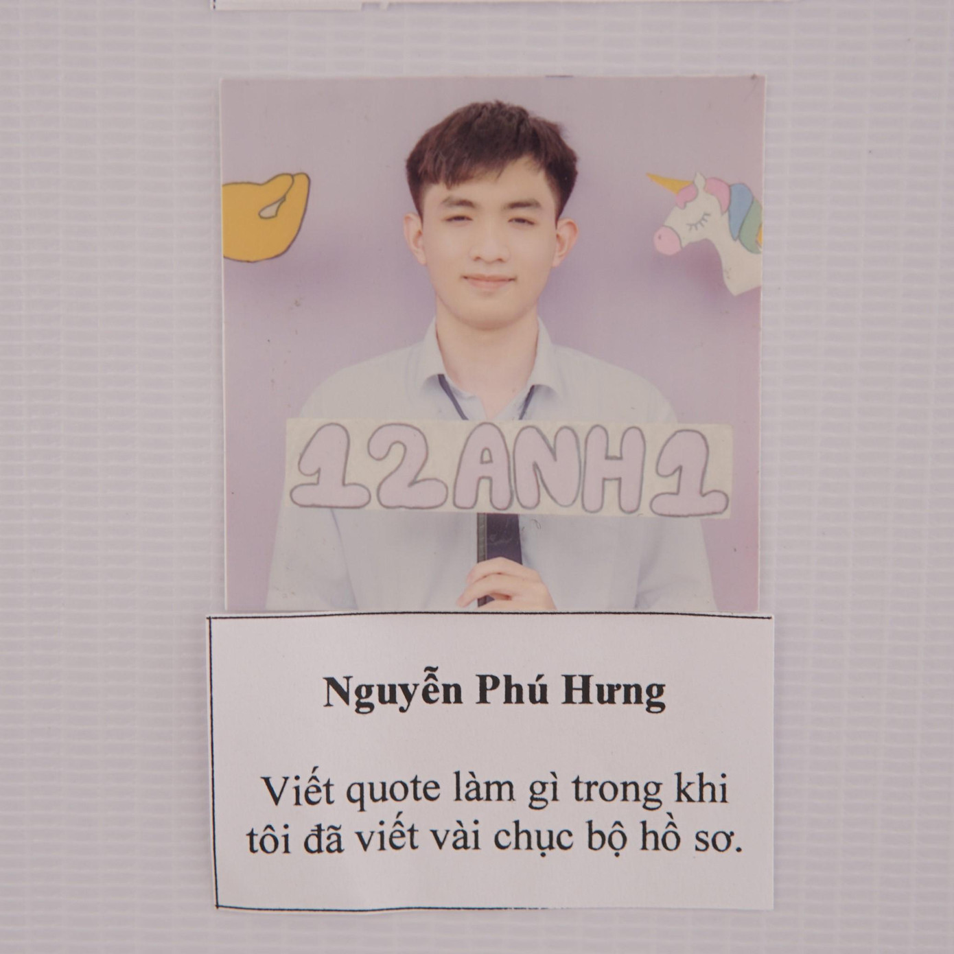 Bất lực với việc viết hồ sơ thi đại học.