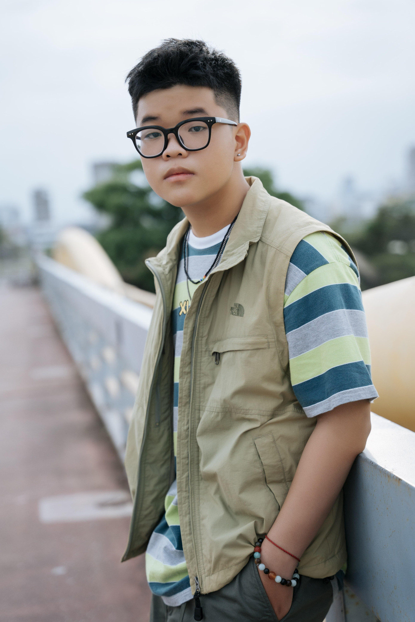 Đào Quang Hiếu (nghệ danh Híu) là một cậu bạn gốc Huế. Đào Quang Hiếu (nghệ danh Híu) là một cậu bạn gốc Huế.