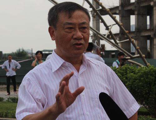 "Thử tưởng tượng, bây giờ tất cả người đi đường bỗng chuyển sang xe đạp thì điều gì sẽ xảy ra?" - TS. Nguyễn Ngọc Long.