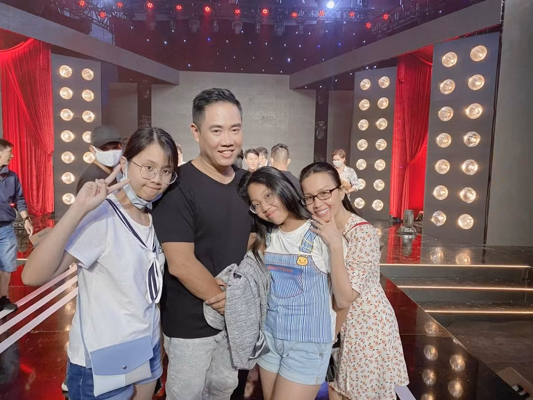 Hai con gái của Cẩm Ly.