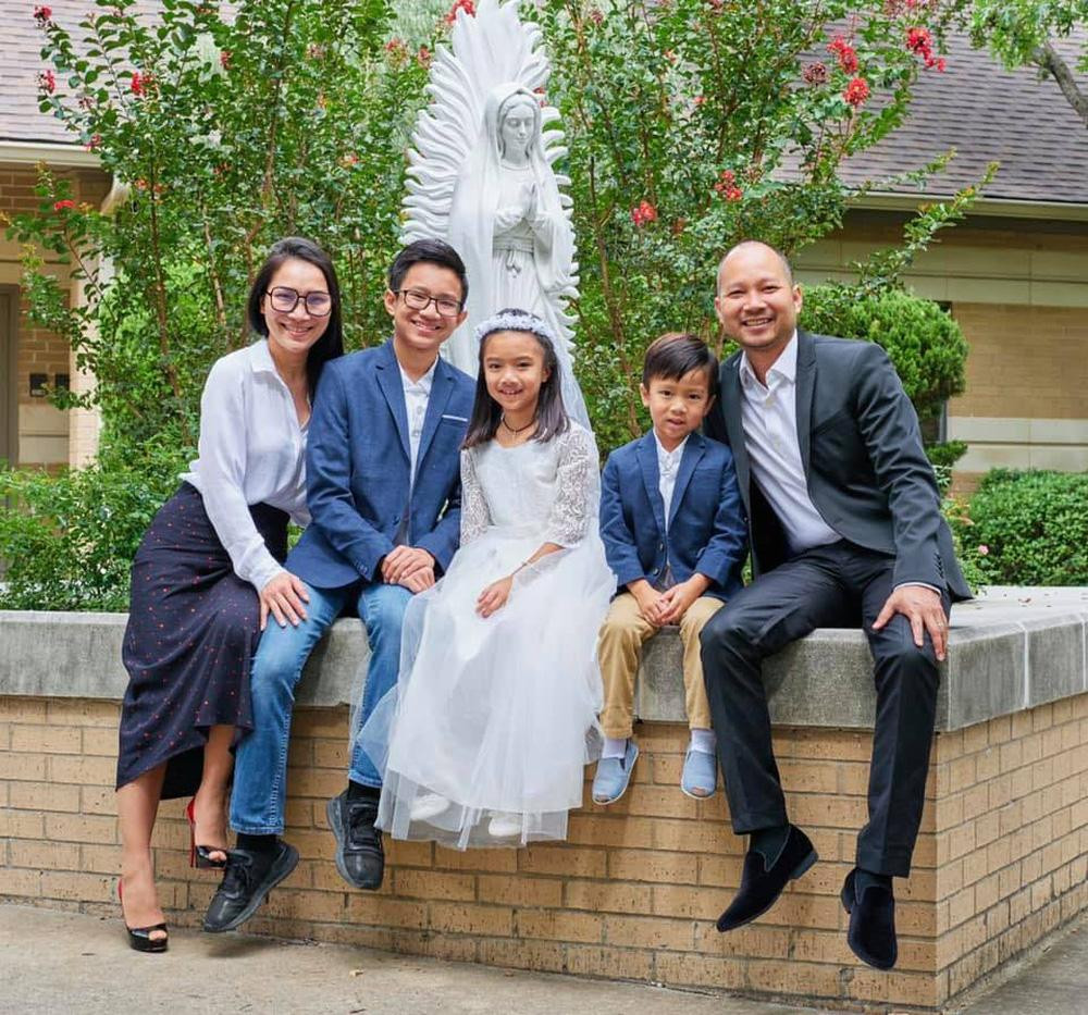 Gia đình Hồng Ngọc.