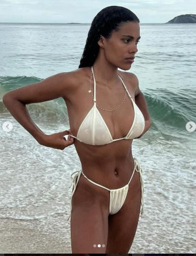 Tina Kunakey sau khi gắn bó với chồng tài tử, cô ngày càng được chú ý. Hiện người đẹp 9x có 1,3 triệu người hâm mộ trên Instagram.