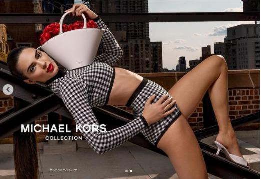 Không chỉ là người mẫu hàng đầu thế giới, Kendall còn là thành viên trong gia đình Kardashian - Jenner nổi tiếng xứ sở cờ hoa. Kendall và Kyie Jenner là 2 chị em cùng mẹ khác cha của Kim Kardashian. 3 chị em cô đều sở hữu lượng fan khủng trên mạng xã hội.