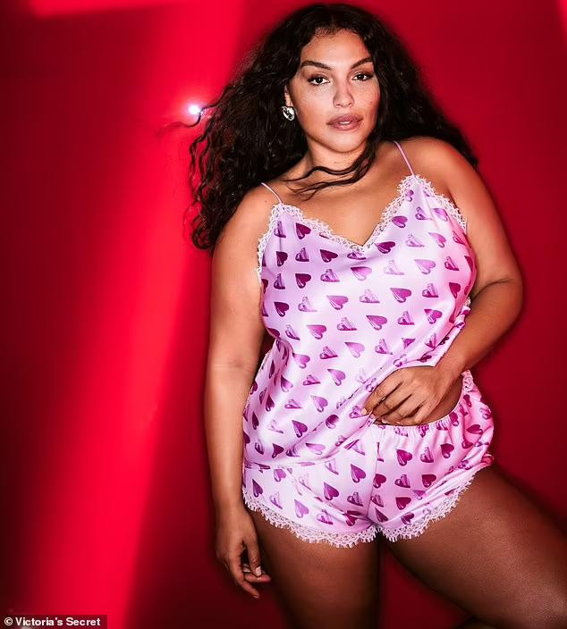 Cô sở hữu gương mặt xinh tươi rạng rỡ, nụ cười toả nắng và body ngoại cỡ phá vỡ mọi chuẩn mực thời trang.