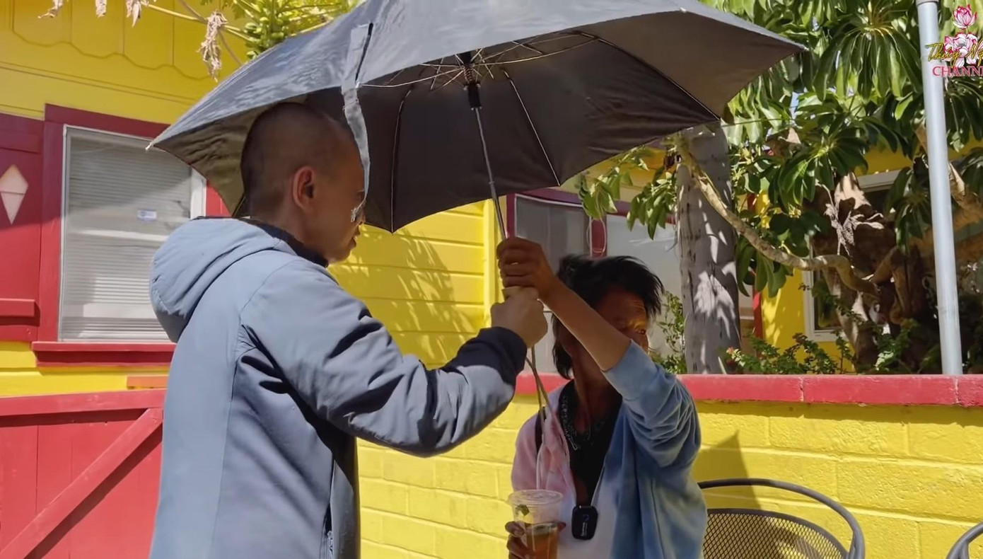 Kim Ngân tỏ ra gắt gỏng và khó tính hơn những lần trước đây Kim Ngân tỏ ra gắt gỏng và khó tính hơn những lần trước đây