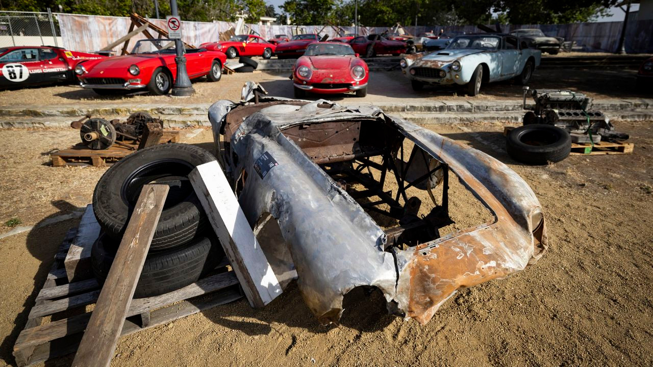 Mảnh ghép của chiếc xe đua Ferrari có giá 1,9 triệu USD. Mảnh ghép của chiếc xe đua Ferrari có giá 1,9 triệu USD.