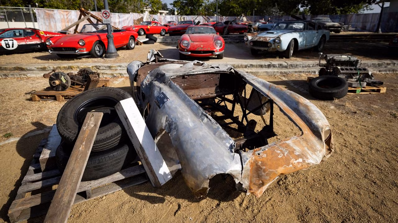 Mảnh ghép của chiếc xe đua Ferrari có giá 1,9 triệu USD. Mảnh ghép của chiếc xe đua Ferrari có giá 1,9 triệu USD.