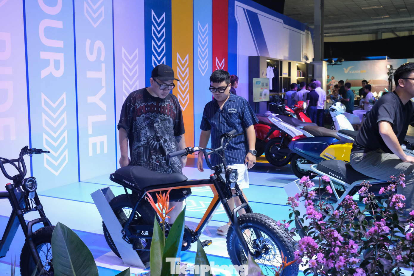 Với trọng lượng bao gồm pin 32 kg, xe đạp điện VinFast đạt tải trọng lên đến 130 kg.