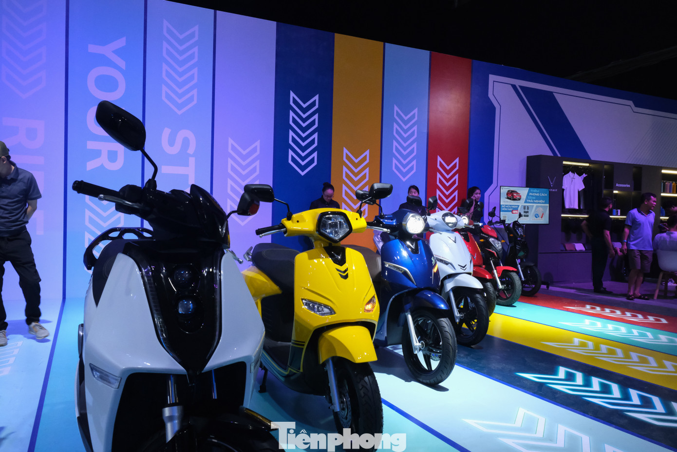 Không gian trưng bày các mẫu xe máy điện VinFast.
