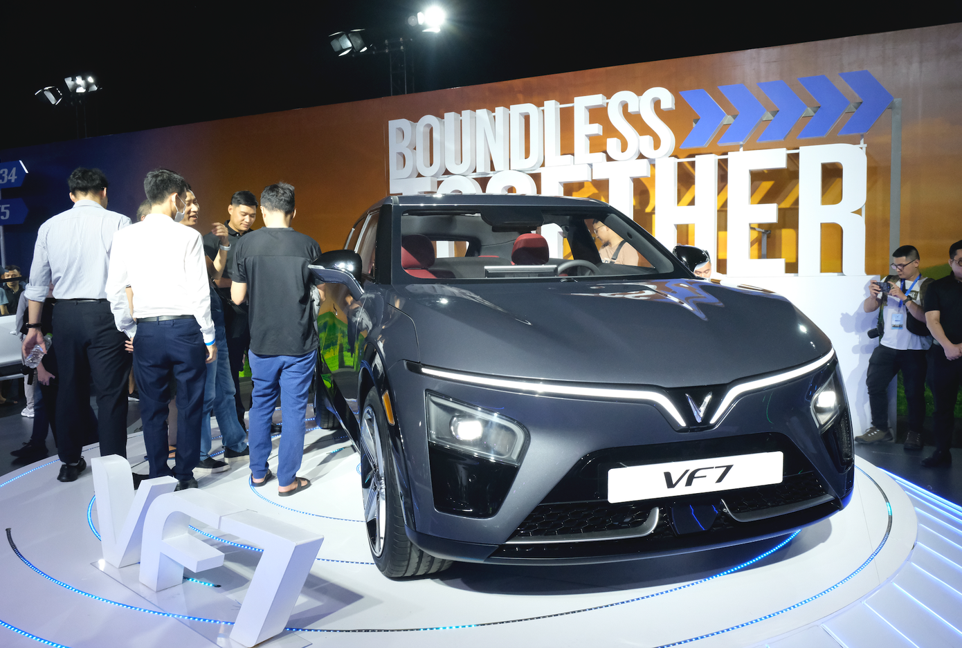 Nhiều mẫu xe VinFast có thiết kế hấp dẫn người tiêu dùng. Nhiều mẫu xe VinFast có thiết kế hấp dẫn người tiêu dùng.