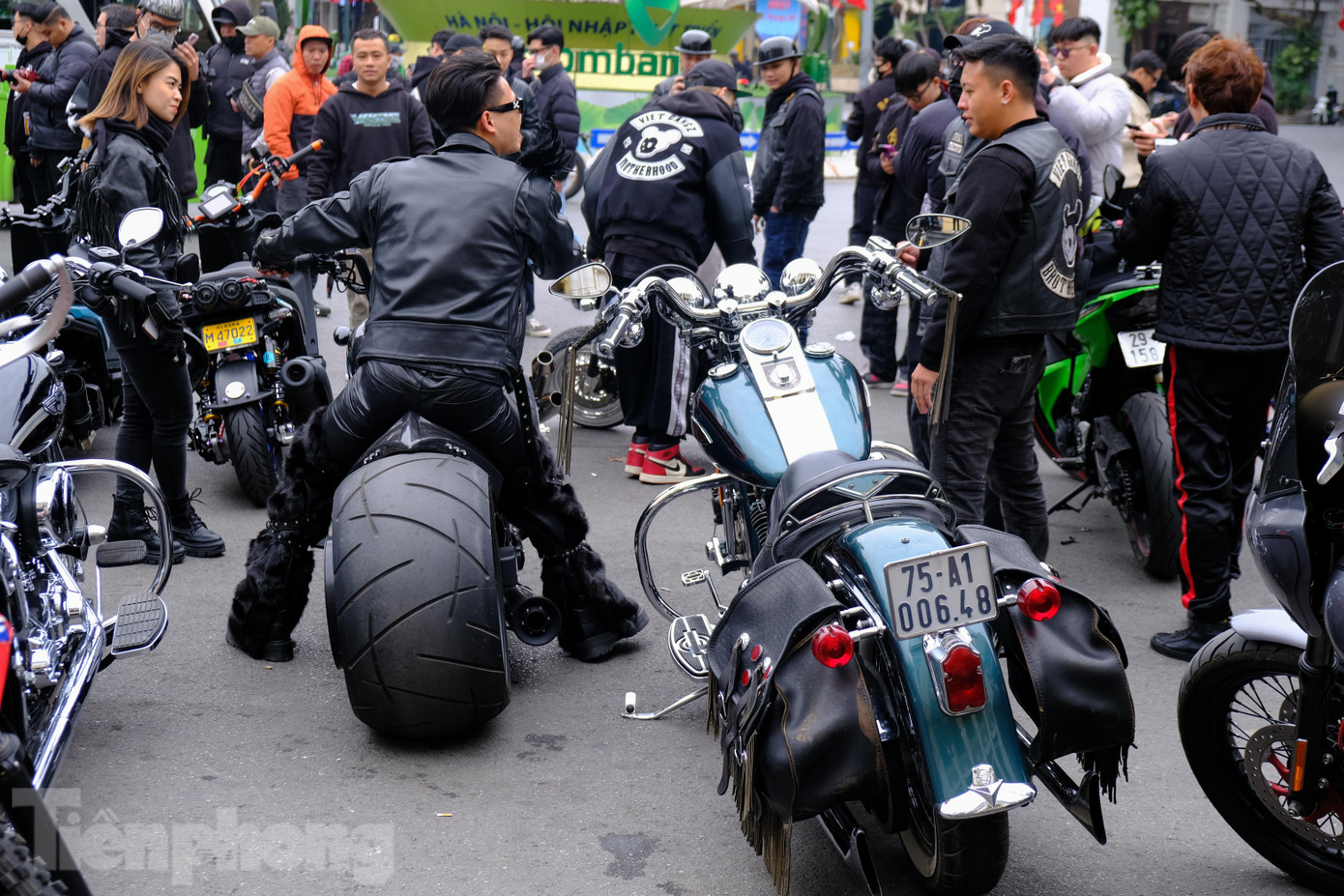 Hầu hết các tay chơi đều mang đến những chiếc xe tốt nhất của họ. Điều này thể hiện niềm đam mê "cháy bỏng".