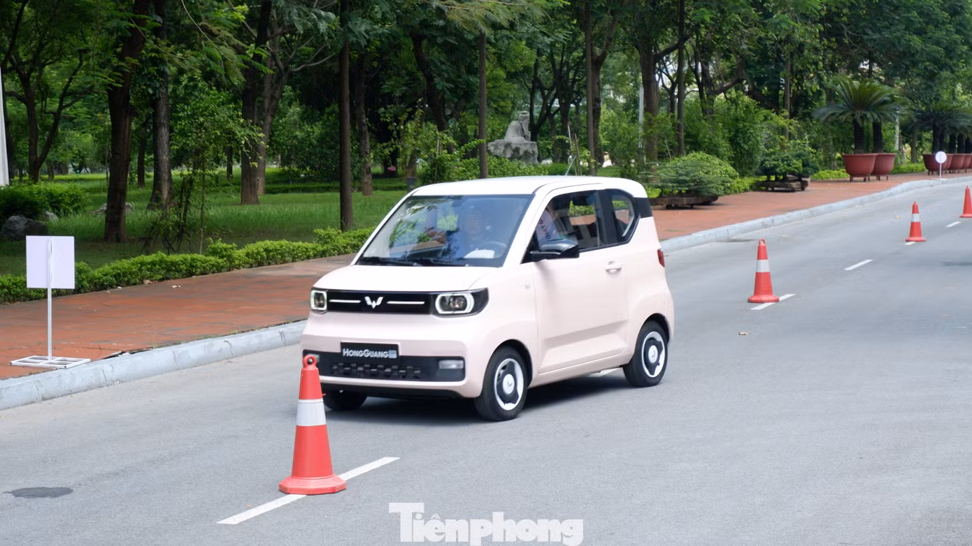 Tốc độ tối đa của xe đạt 100 km/h. Ảnh: Nguyên Vũ.