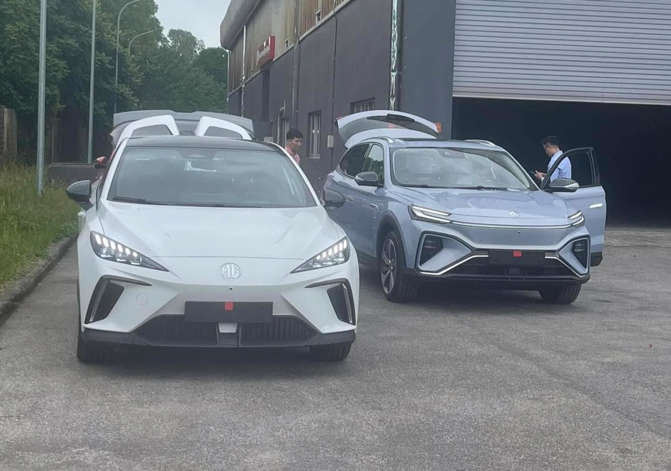 MG 4 và MG Marvel có mặt tại một đại lý ở TP HCM. MG 4 và MG Marvel có mặt tại một đại lý ở TP HCM.