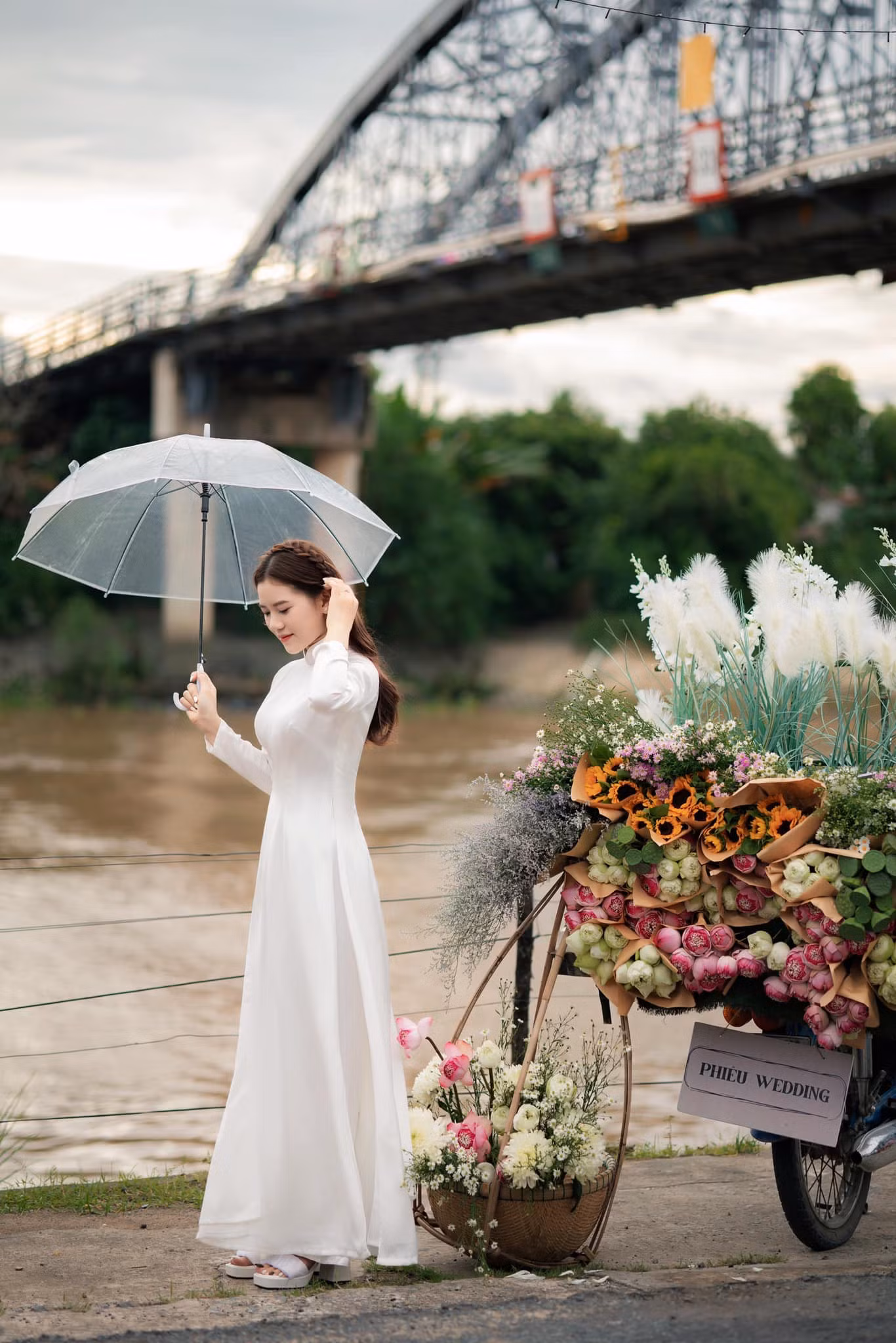 Xe hoa mùa thu tại Chợ Lách (Ảnh: Quá Phiêu).