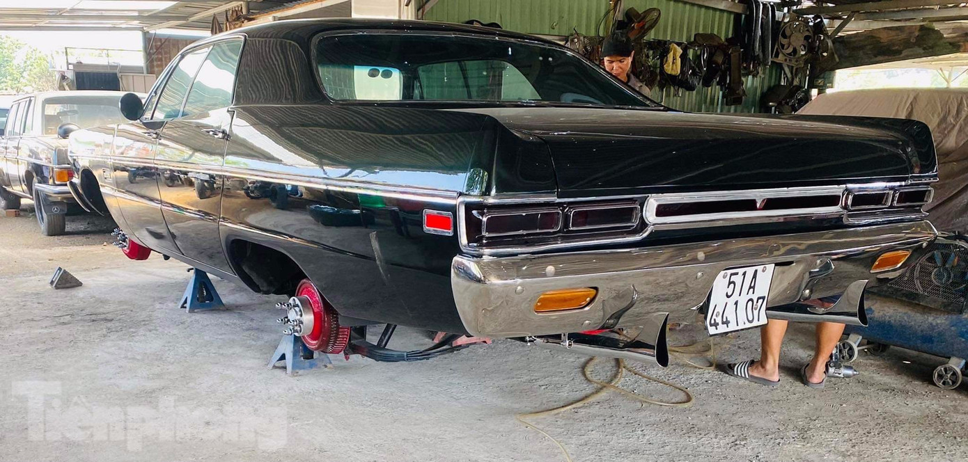 Bộ phận ống xả của chiếc xe.